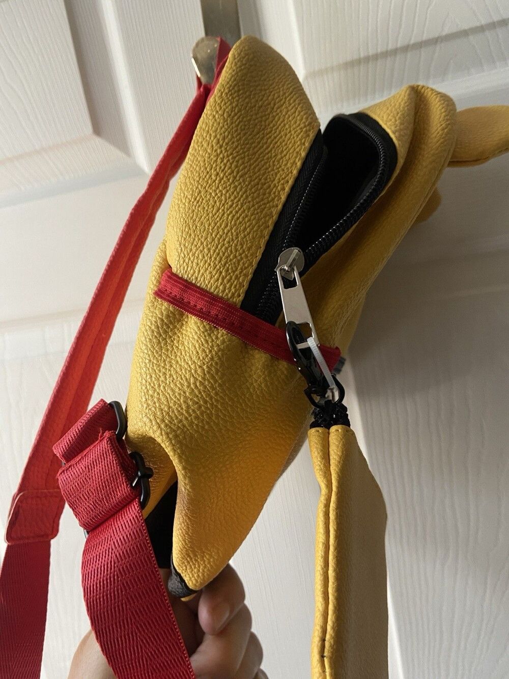 Small Winnie The Pooh Backpack In Good Condition - Picture 6 of 9